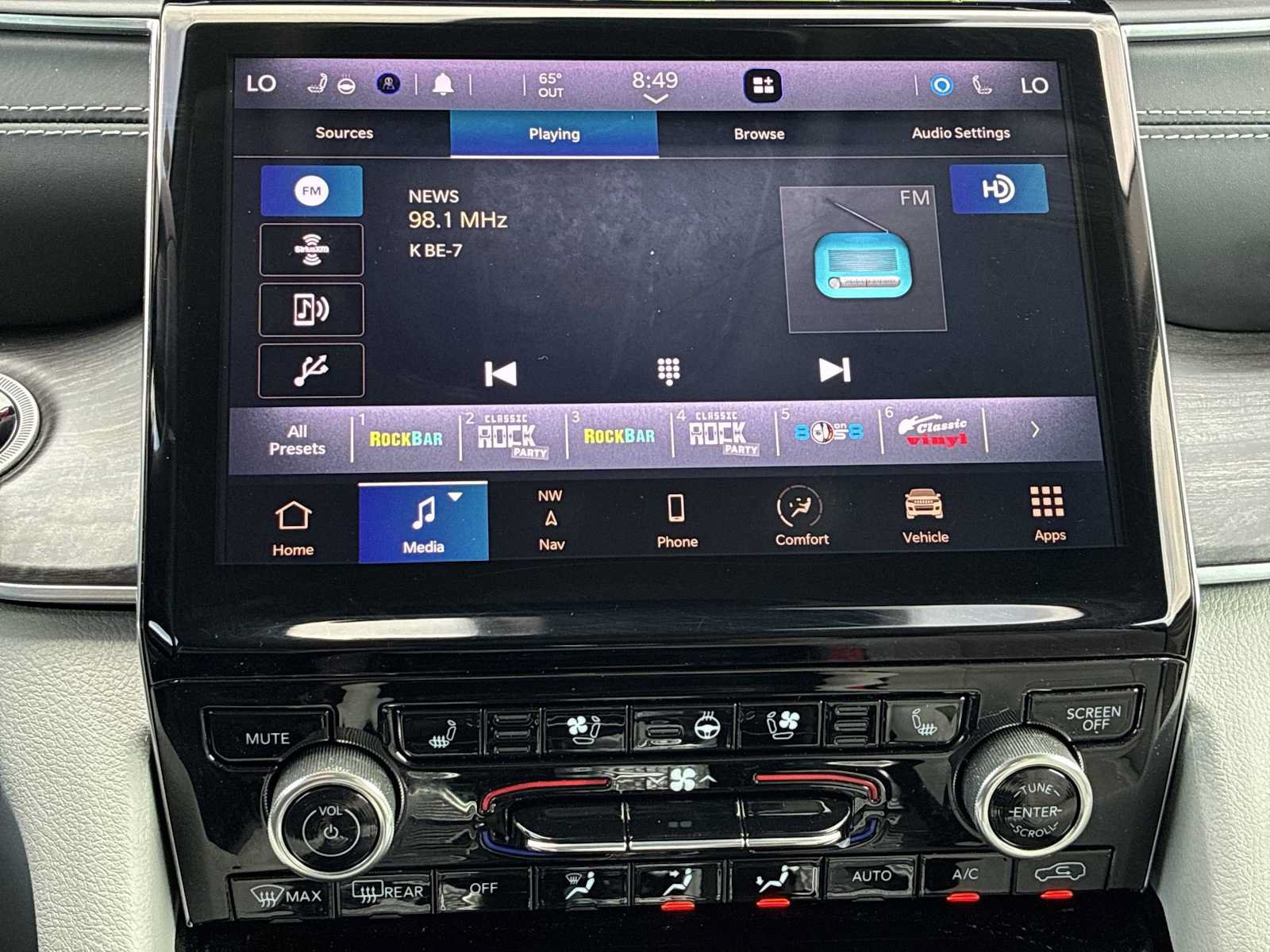 Used 2021 Jeep Grand Cherokee L Overland w/ Luxury Tech Group IV AWD/4WD image 12
