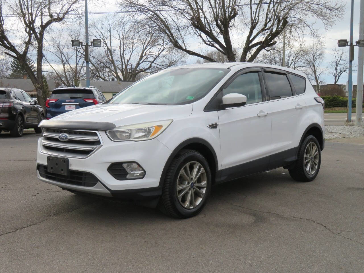 Used 2017 Ford Escape SE w/ SE Cold Weather Package image 2