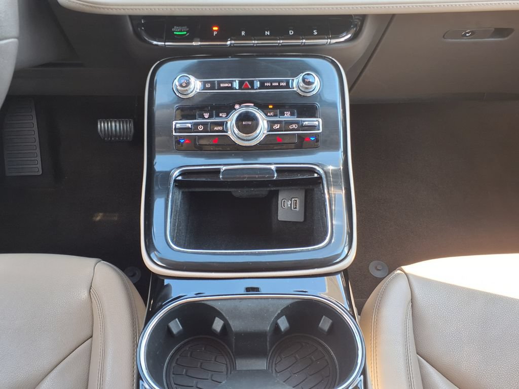 Used 2022 Lincoln Nautilus FWD w/ Premium Package image 34