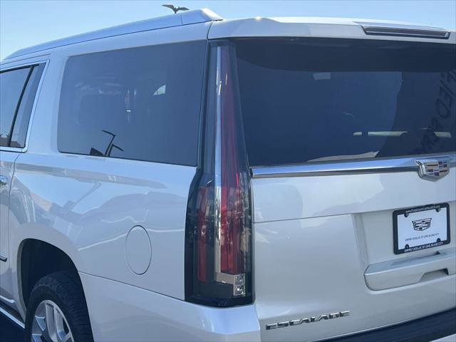 Used 2015 Cadillac Escalade ESV Platinum AWD/4WD image 10