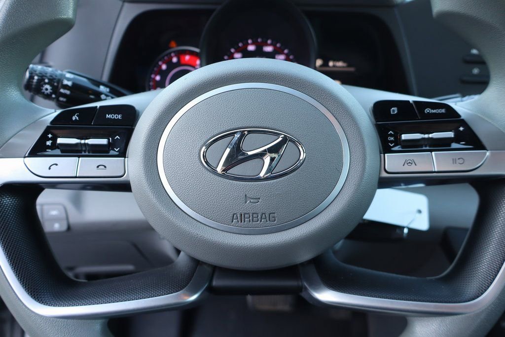 Used 2021 Hyundai Elantra SE image 8