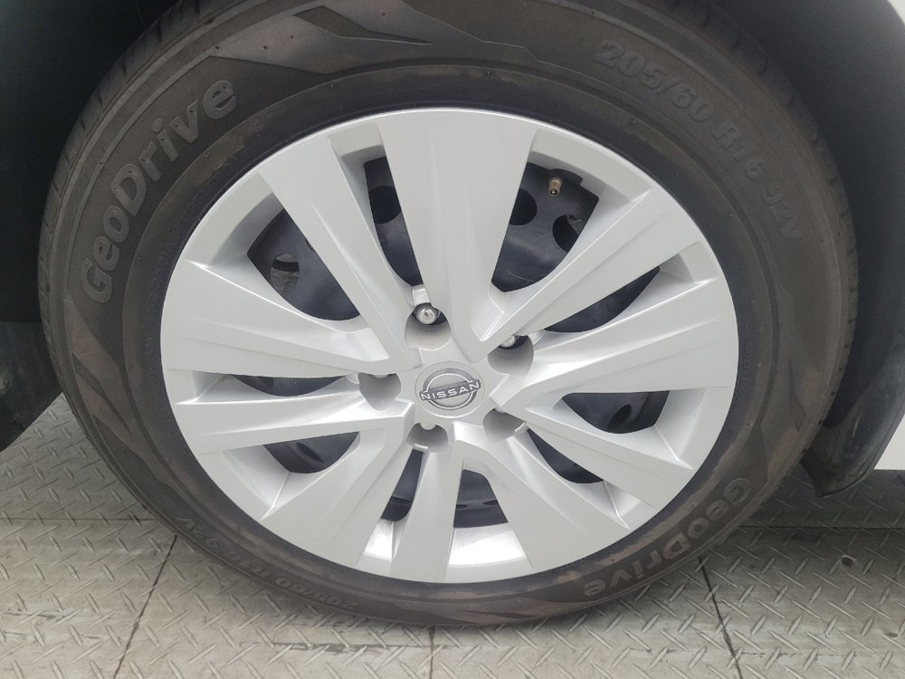 Used 2024 Nissan Sentra S FWD image 31