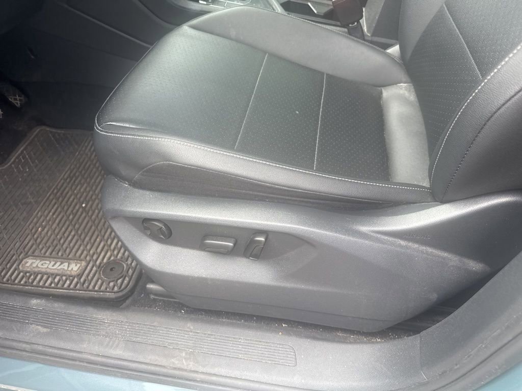 Used 2019 Volkswagen Tiguan SE w/ Panoramic Sunroof Package image 17