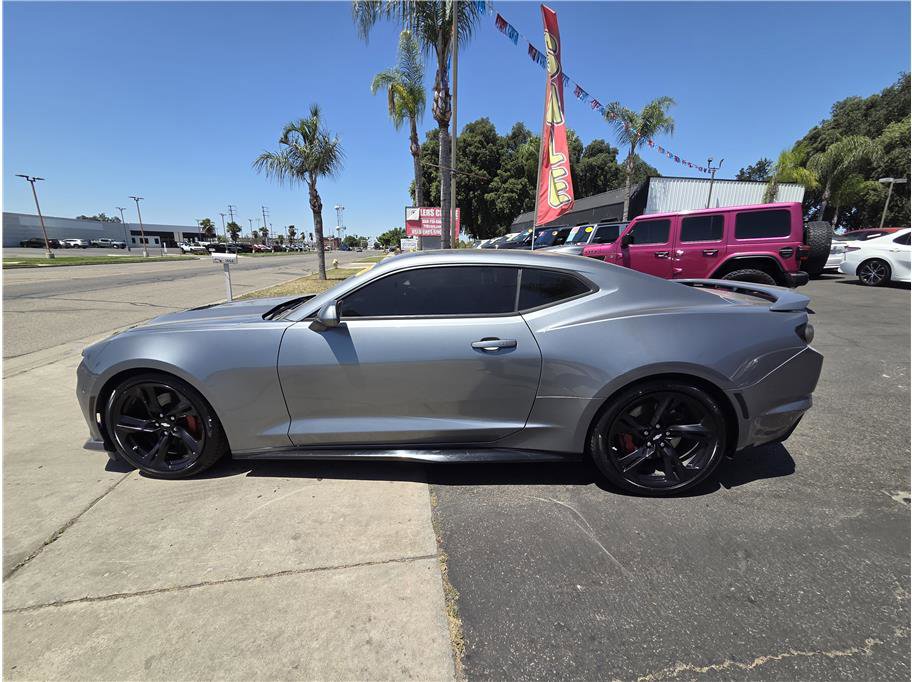 Used 2019 Chevrolet Camaro SS RWD image 8