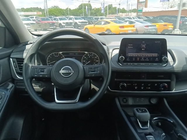 Used 2024 Nissan Rogue S AWD/4WD image 25
