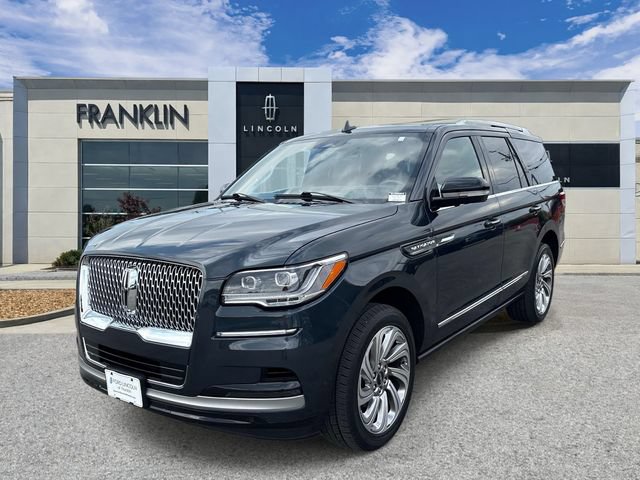 Certified 2024 Lincoln Navigator Reserve AWD/4WD image 3