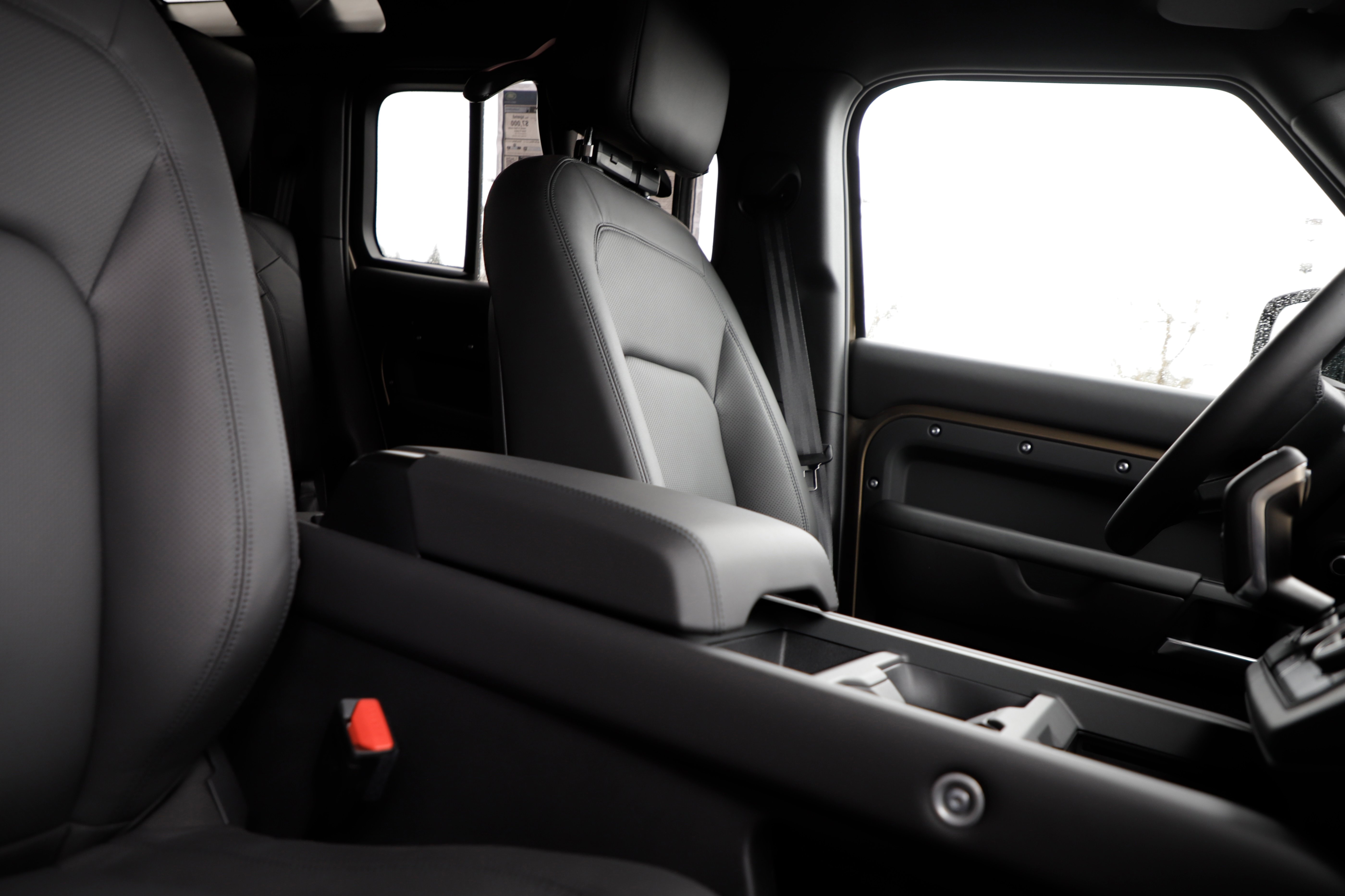 New 2026 Land Rover Defender 110 X-Dynamic SE image 12