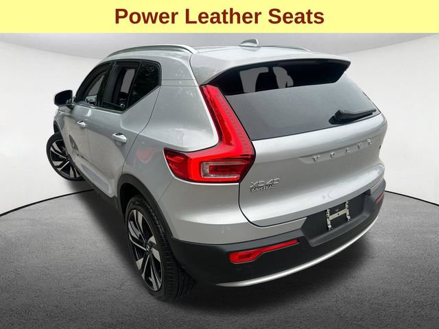 Used 2024 Volvo XC40 B5 Plus AWD/4WD image 7