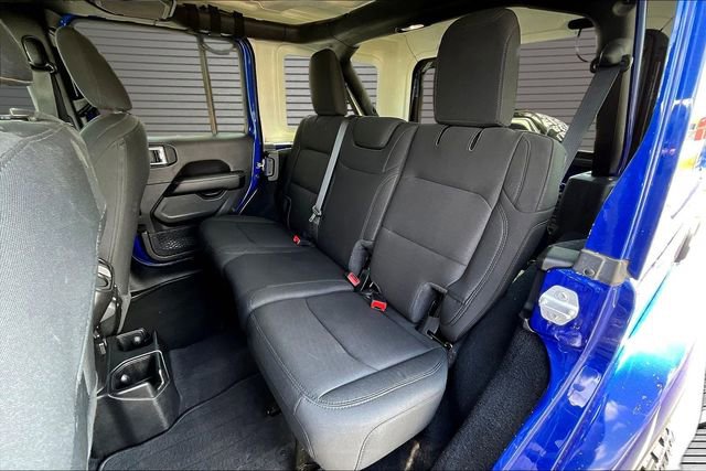 Used 2020 Jeep Wrangler Unlimited Sahara AWD/4WD image 22