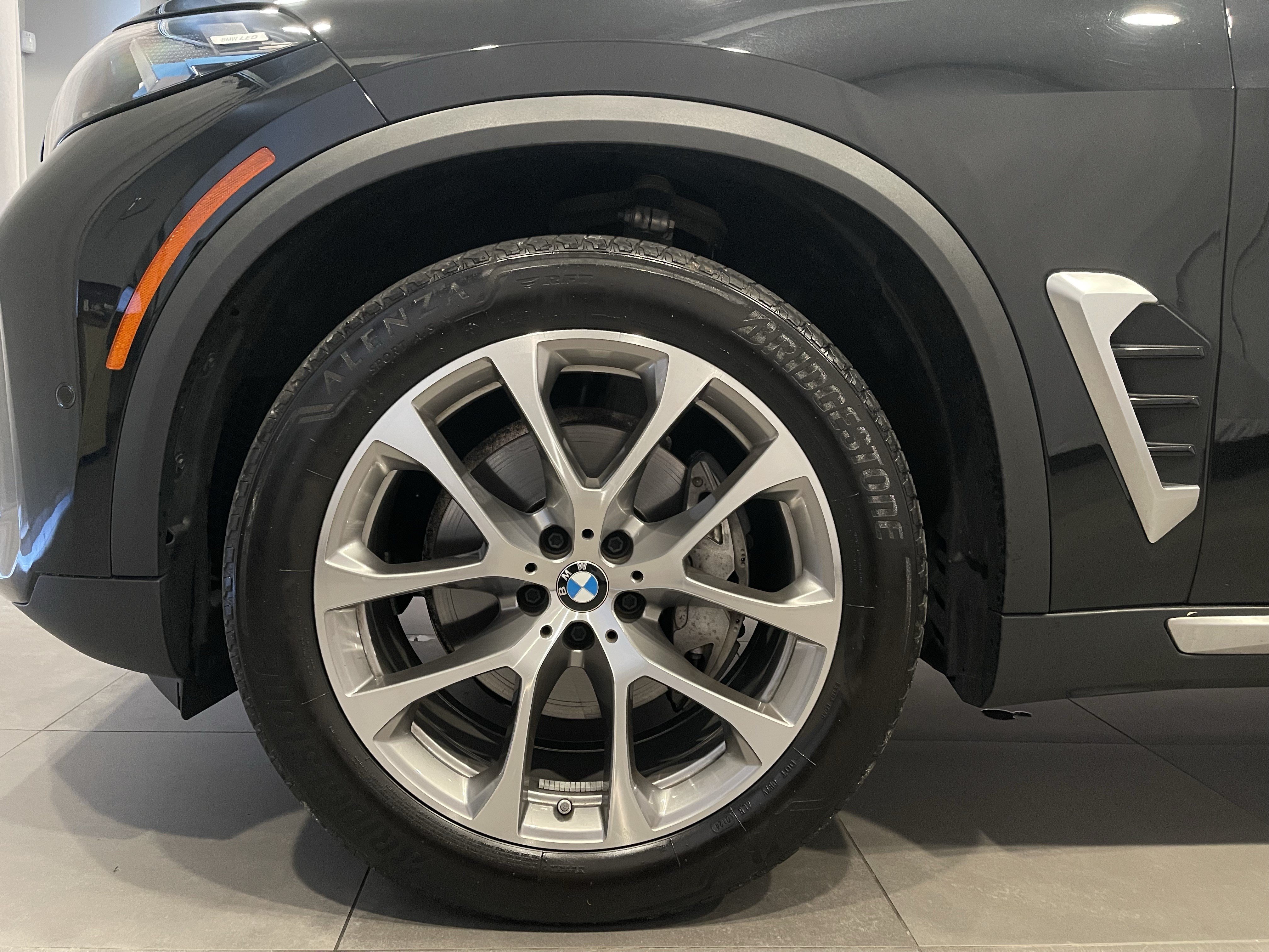 Certified 2024 BMW X5 xDrive40i w/ Premium Package AWD/4WD image 7