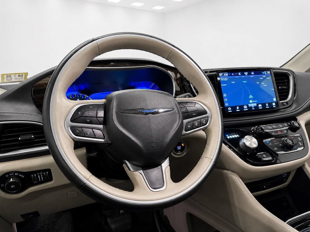 Used 2021 Chrysler Pacifica Limited w/ Uconnect Theater Family Group AWD/4WD image 33