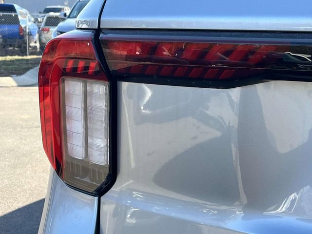 Used 2025 Ford Explorer Active image 11