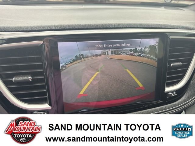 Used 2025 Chrysler Pacifica Select FWD image 23