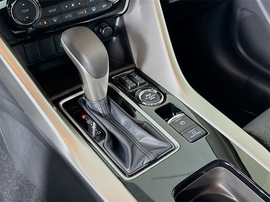 New 2025 Mitsubishi Eclipse Cross SE image 17