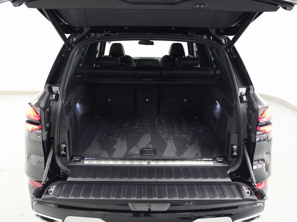 Used 2025 BMW X5 xDrive50e w/ Parking Assistance Package image 25