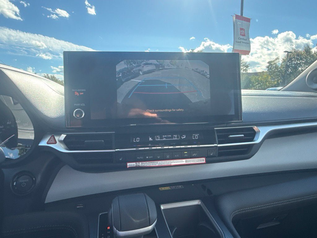 Certified 2026 Toyota Sienna XLE FWD image 23
