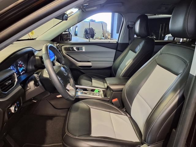Certified 2023 Ford Explorer XLT w/ Equipment Group 202A AWD/4WD image 19