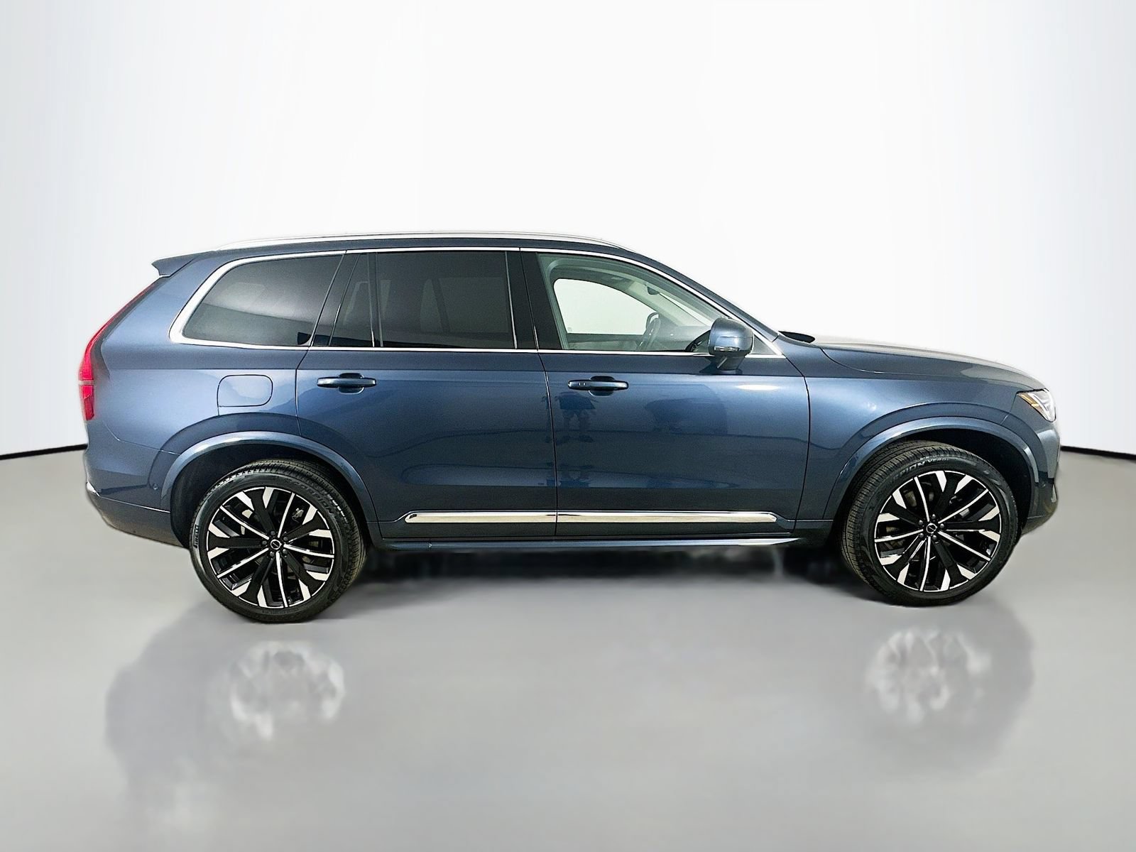 New 2026 Volvo XC90 B6 Ultra w/ Protection Package Premier AWD/4WD image 4