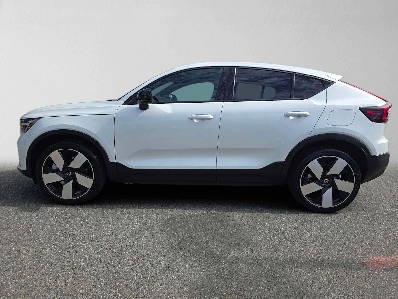 Certified 2023 Volvo C40 P8 Recharge Ultimate AWD/4WD image 7