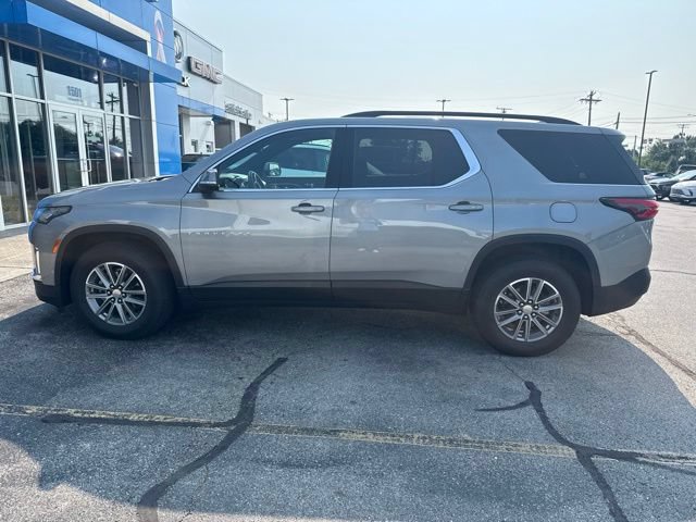 Used 2023 Chevrolet Traverse LT FWD image 3