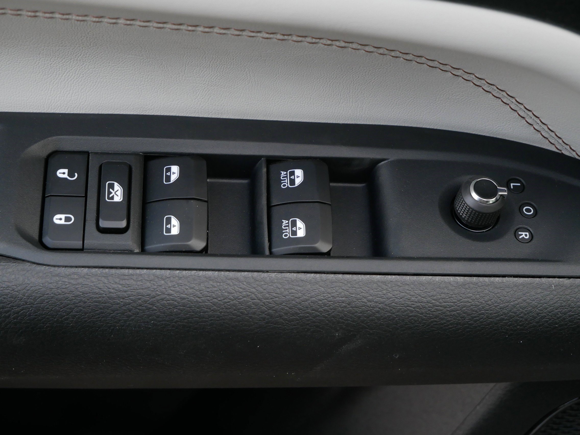 New 2026 Jeep Compass Limited AWD/4WD image 14