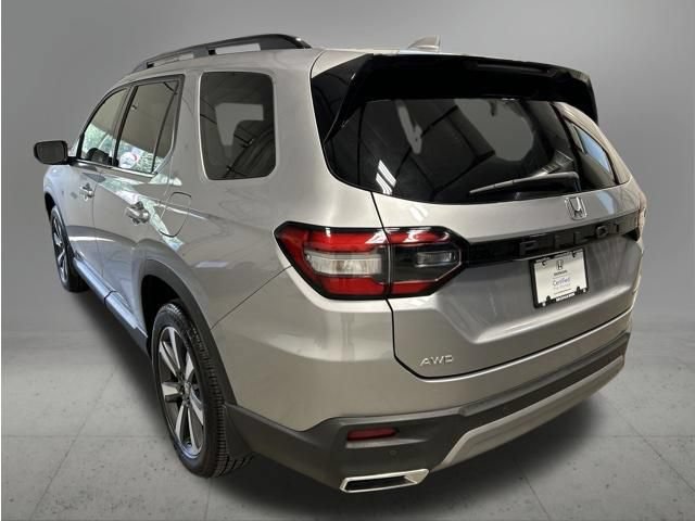 Certified 2023 Honda Pilot Touring image 4