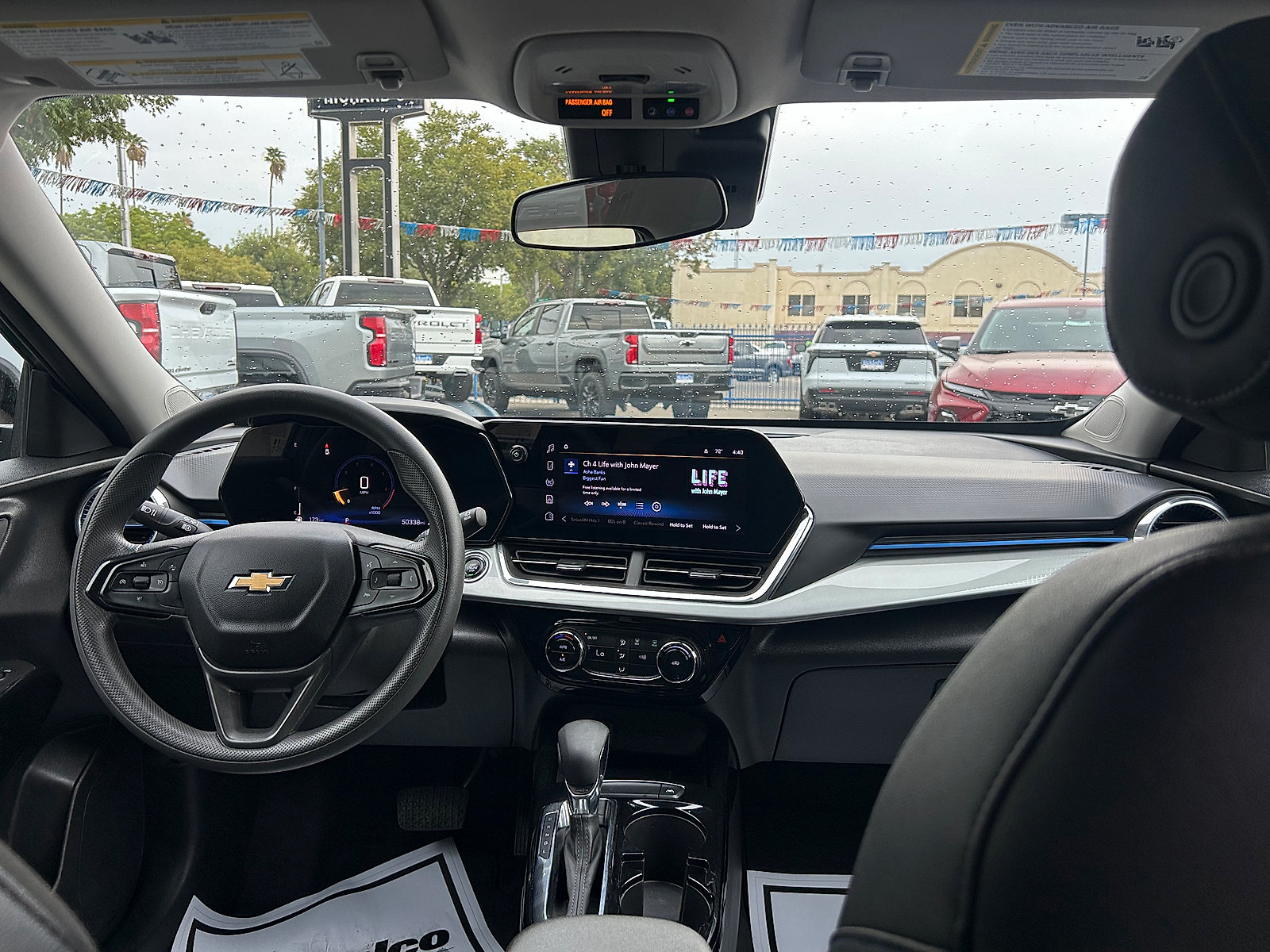 Used 2025 Chevrolet Trax LT FWD image 26