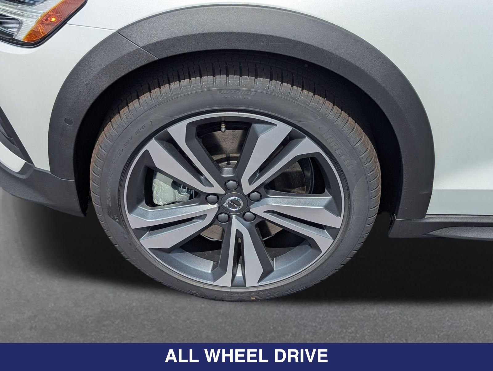 Used 2026 Volvo V60 B5 Cross Country Plus w/ Protection Package Premier AWD/4WD image 26
