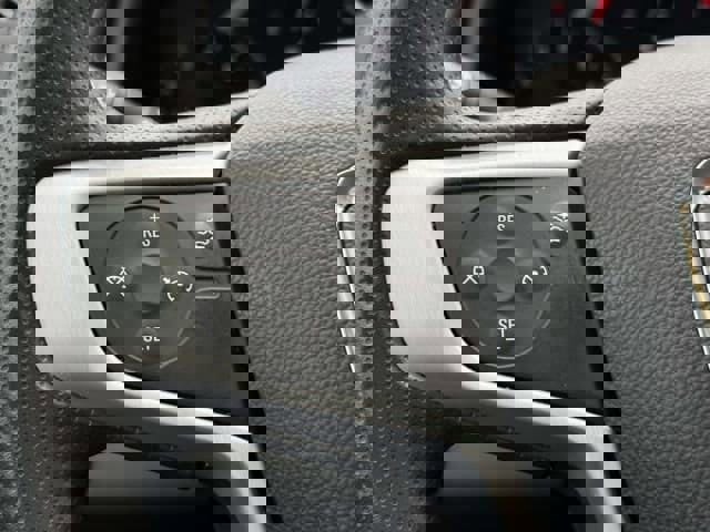 Used 2024 GMC Terrain SLE image 21