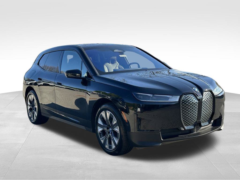 Used 2024 BMW iX xDrive50 w/ Premium Package AWD/4WD image 6