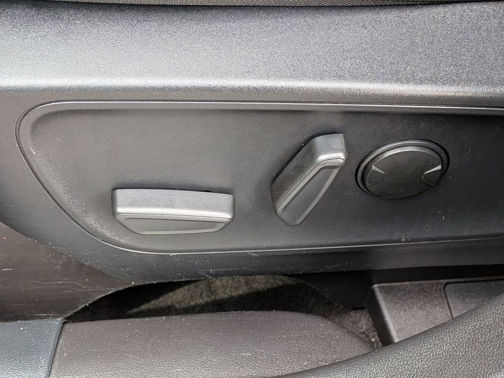Used 2024 Ford Escape Platinum AWD/4WD image 13