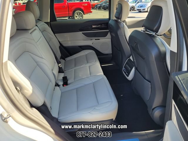 New 2026 Lincoln Nautilus Premier w/ Jet Appearance Package AWD/4WD image 8