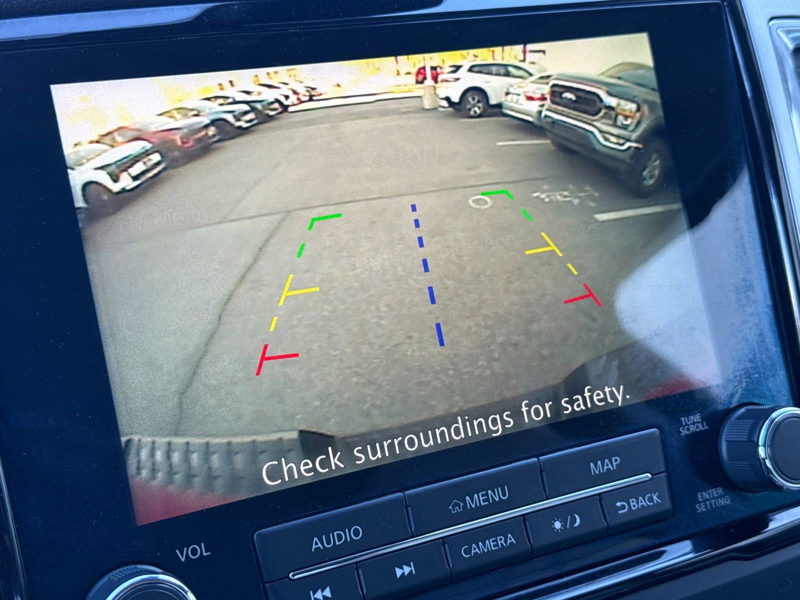 Used 2021 Nissan Titan SV w/ SV Convenience Package image 18