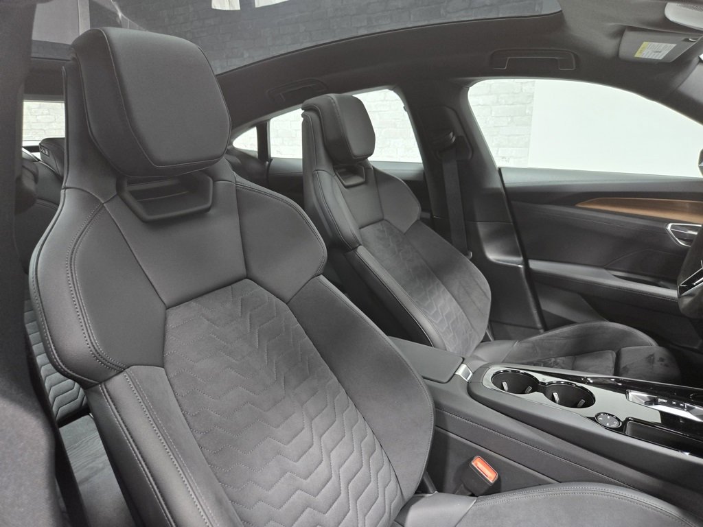 Used 2022 Audi e-tron GT Premium Plus image 52