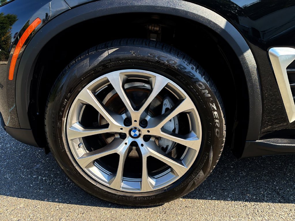 Used 2024 BMW X5 xDrive40i w/ Premium Package AWD/4WD image 16