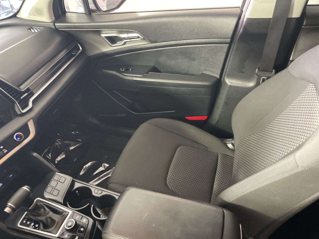Used 2025 Kia Sportage LX image 21