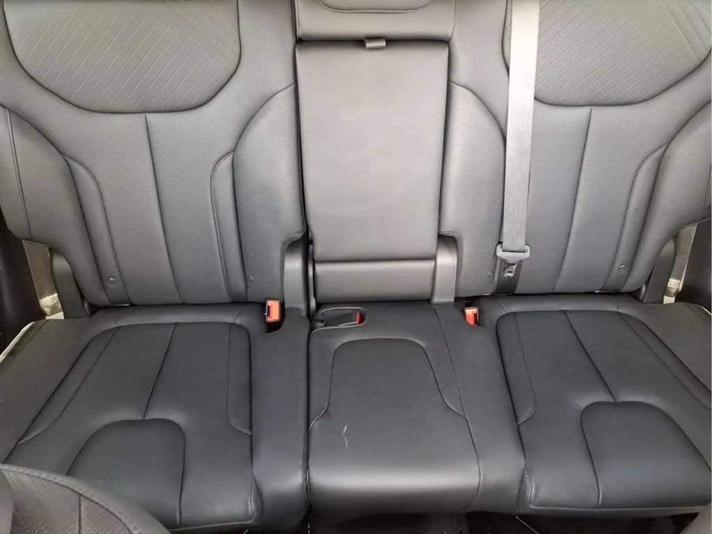 Used 2024 Hyundai Palisade SEL FWD image 16