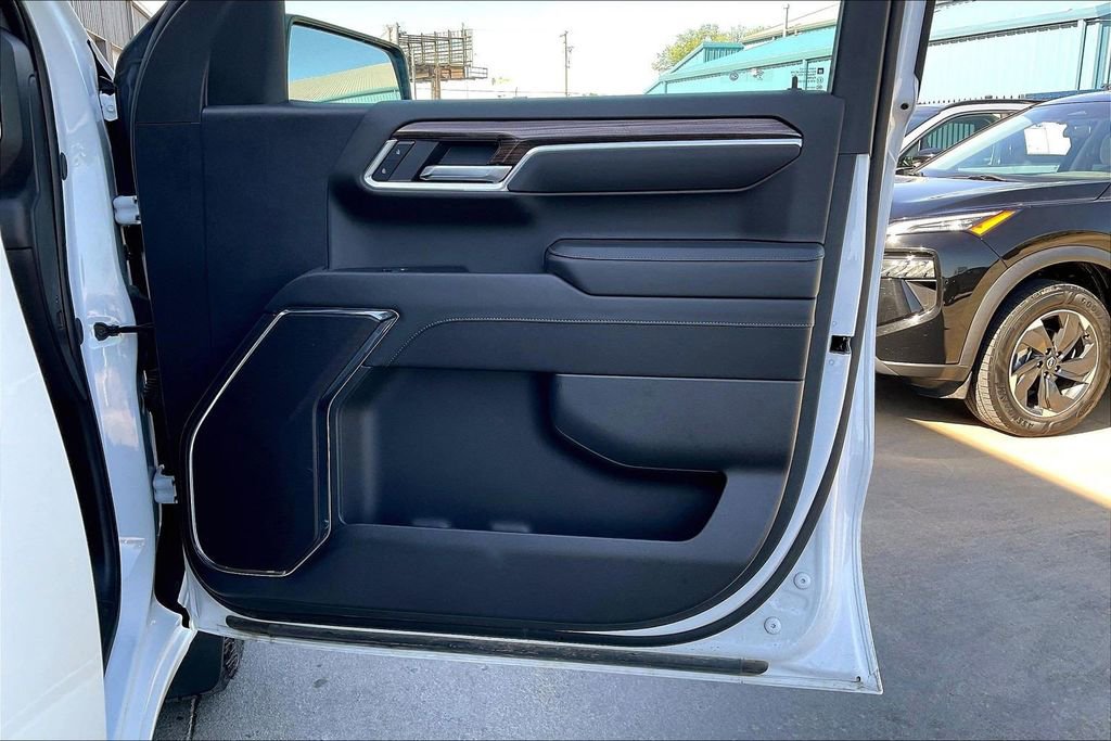 Used 2024 Chevrolet Silverado 1500 LT w/ Z71 Off-Road Package image 24