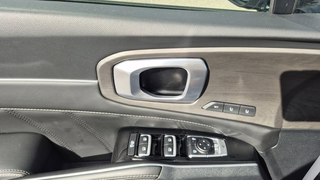 Used 2024 Kia Sorento SX Prestige image 8