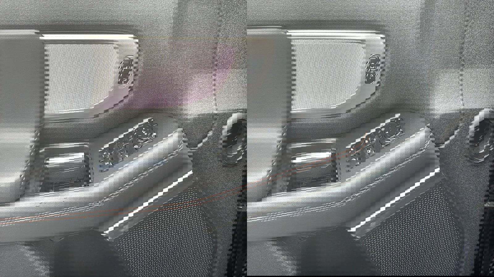 Used 2025 Ford Expedition Active image 12