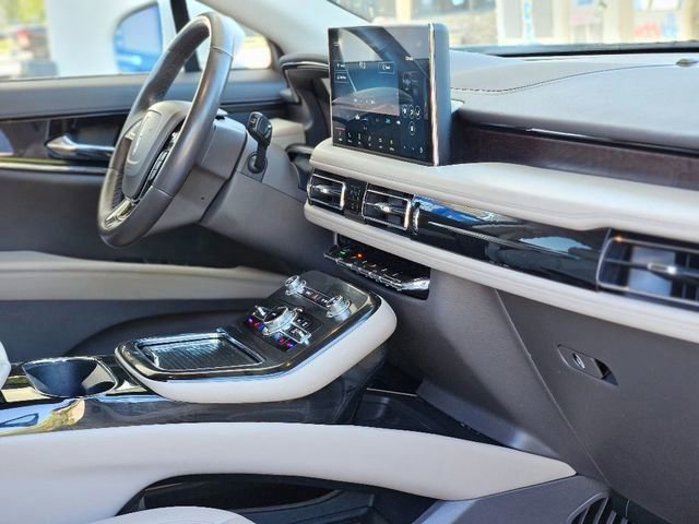 Used 2021 Lincoln Nautilus Reserve image 15