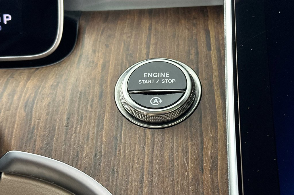 Certified 2025 Mercedes-Benz C 300 Sedan image 26