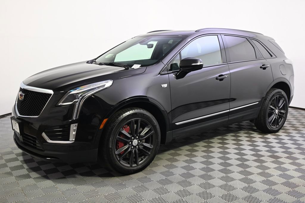 Certified 2023 Cadillac XT5 Sportv w/ Technology Package AWD/4WD image 2