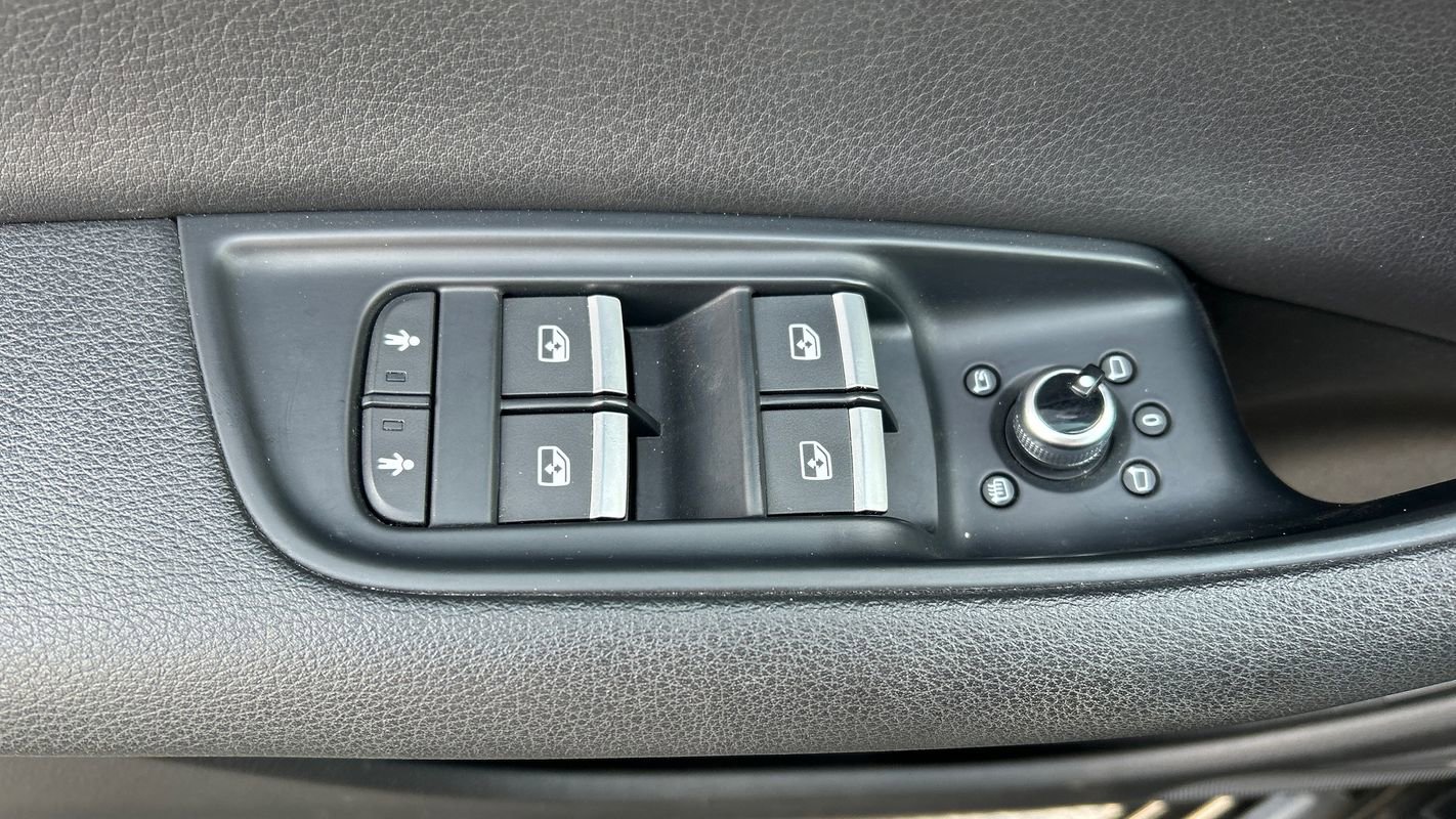 Used 2017 Audi Q7 3.0T Premium Plus w/ Premium Plus Package image 36