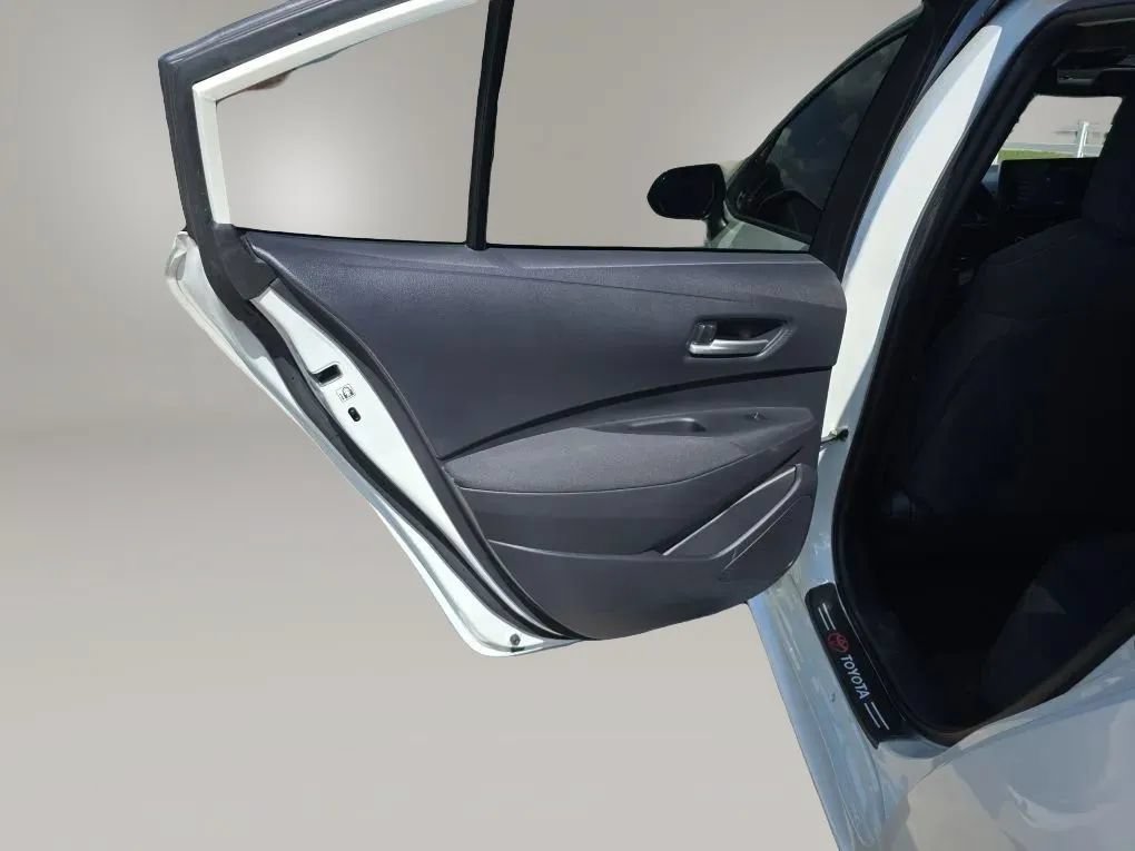 Used 2020 Toyota Corolla LE FWD image 37