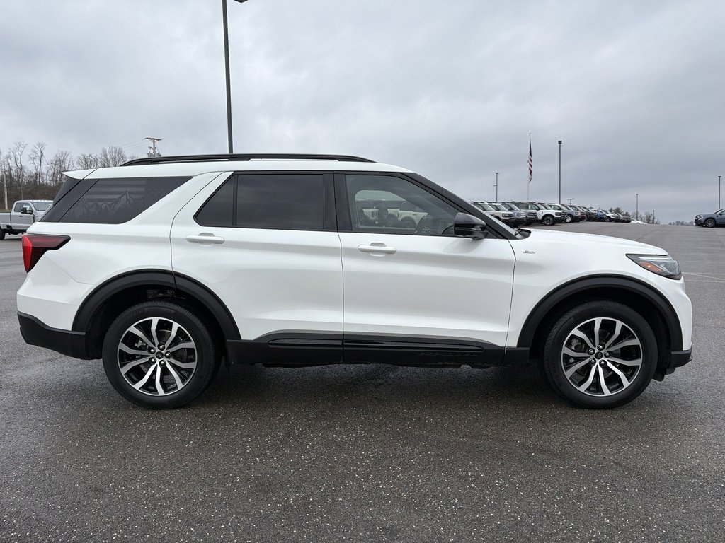 Used 2025 Ford Explorer ST-Line image 6