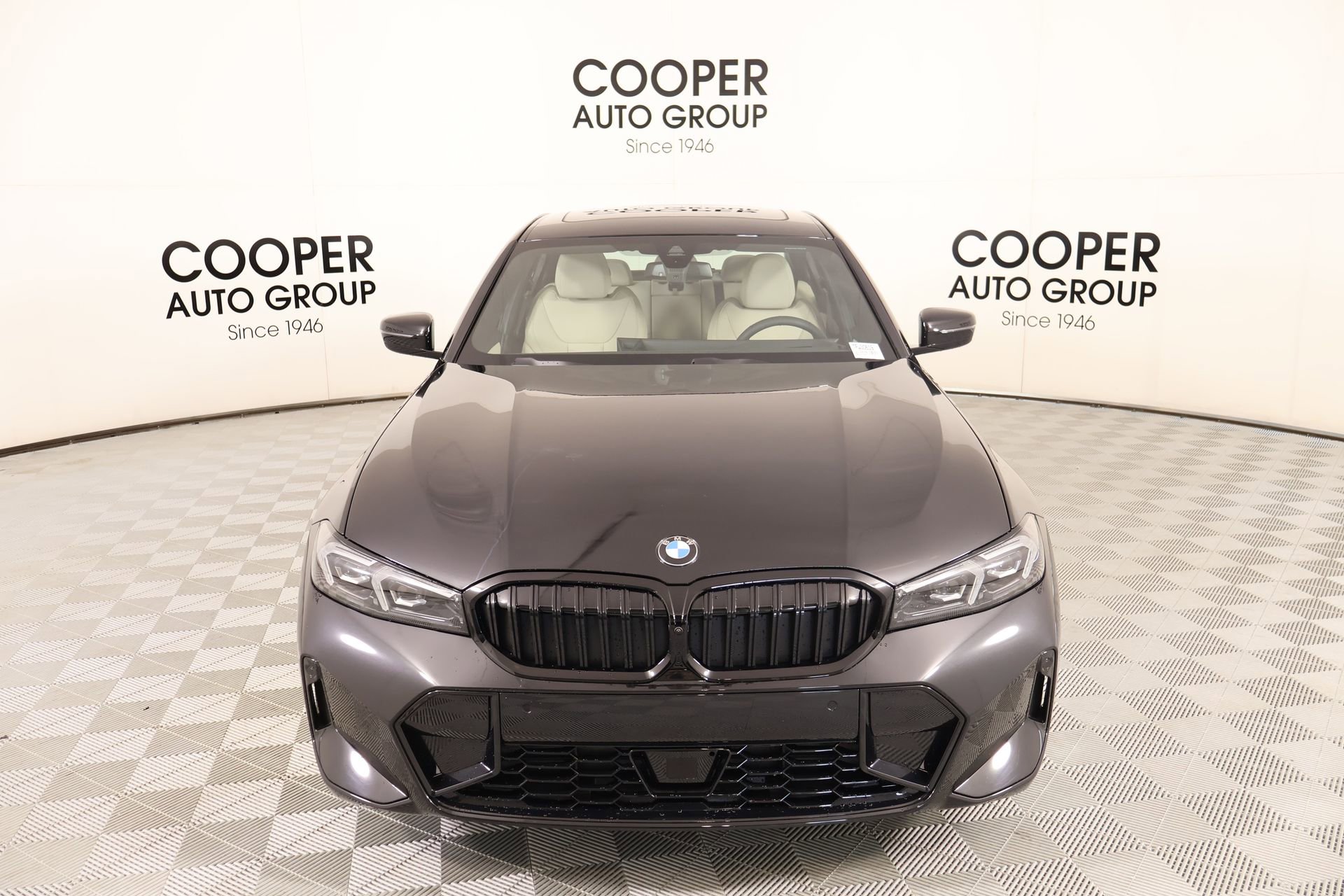 New 2026 BMW 330i xDrive Sedan w/ M Sport Package AWD/4WD image 9