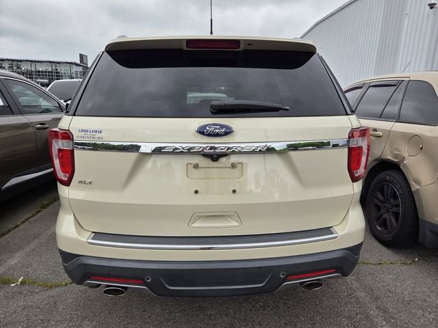 Used 2018 Ford Explorer XLT w/ Equipment Group 202A FWD image 5