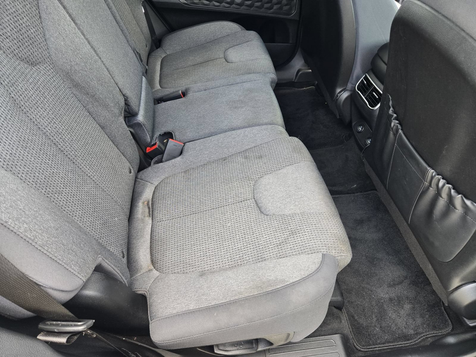 Used 2023 Hyundai Santa Fe SEL FWD image 32