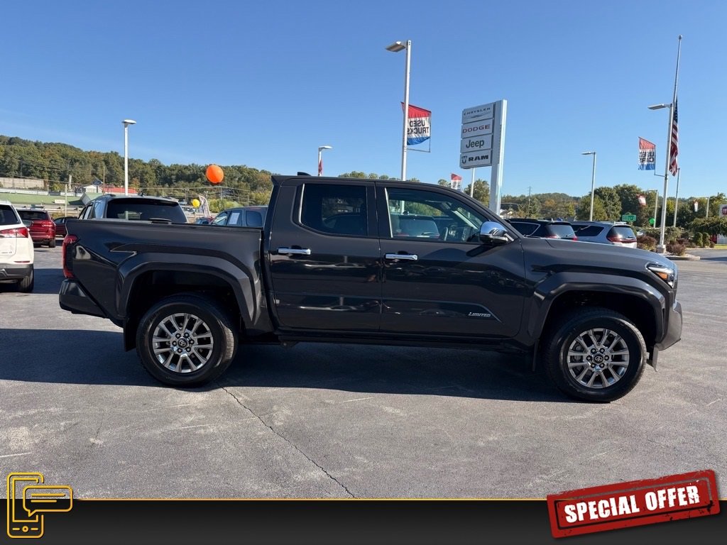 Used 2024 Toyota Tacoma 4x4 Double Cab image 4